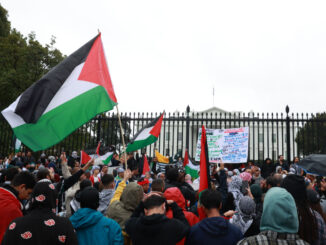 Palestinian Mobs Attack White House!